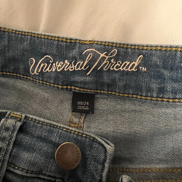 Universal Thread High Rise Shorts - Picture 2 of 4